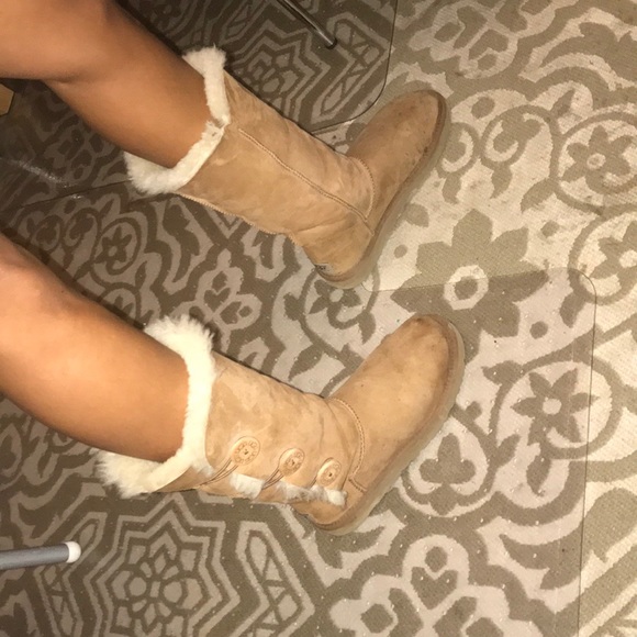 TALL UGGS - Picture 5 of 8